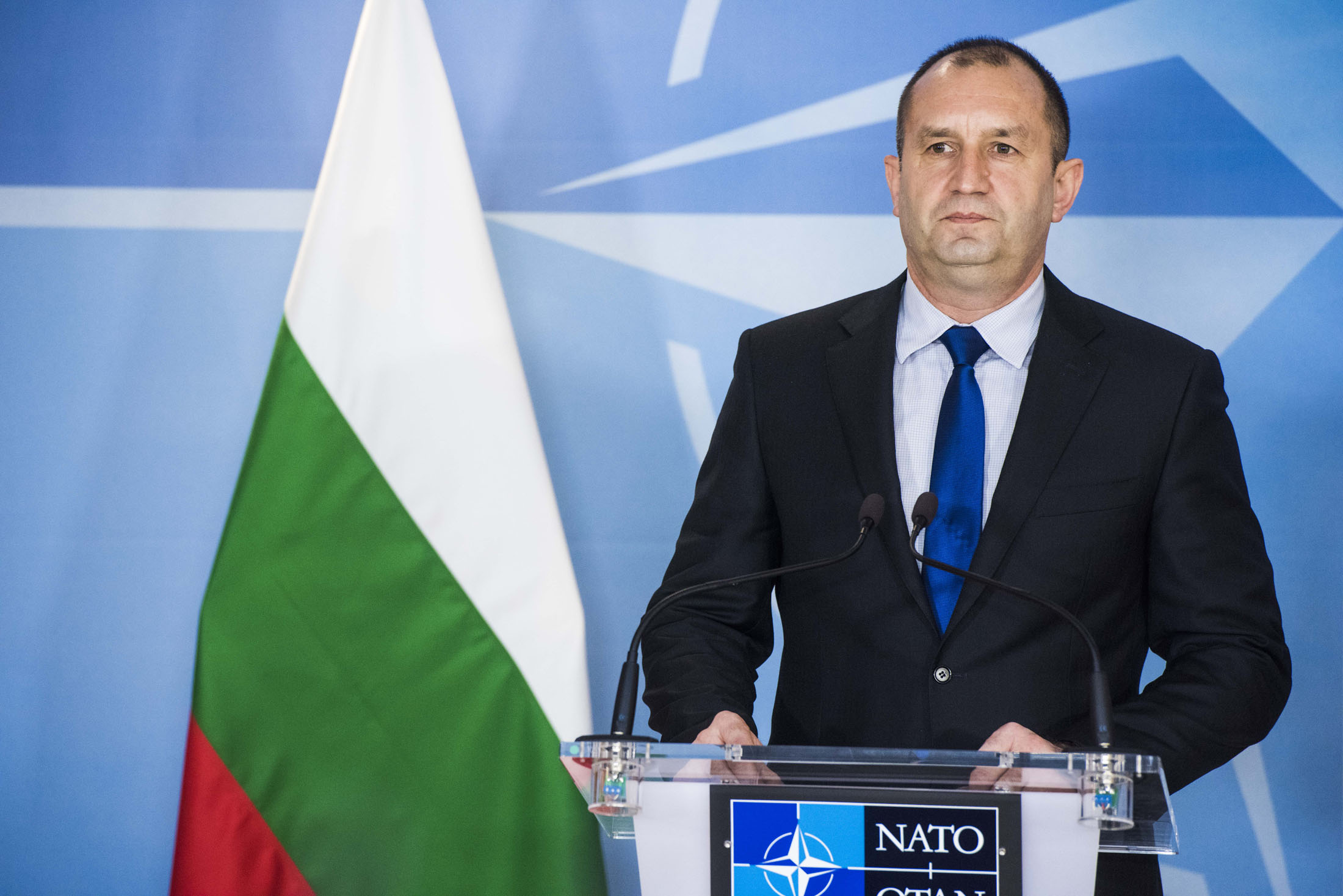 La Bulgarie accepte d'envoyer pour la première fois du matériel militaire à  l'Ukraine 